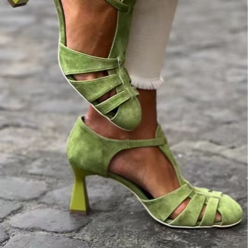 Home Office Makeover - Sandálias Femininas Verdes de Camurça com
